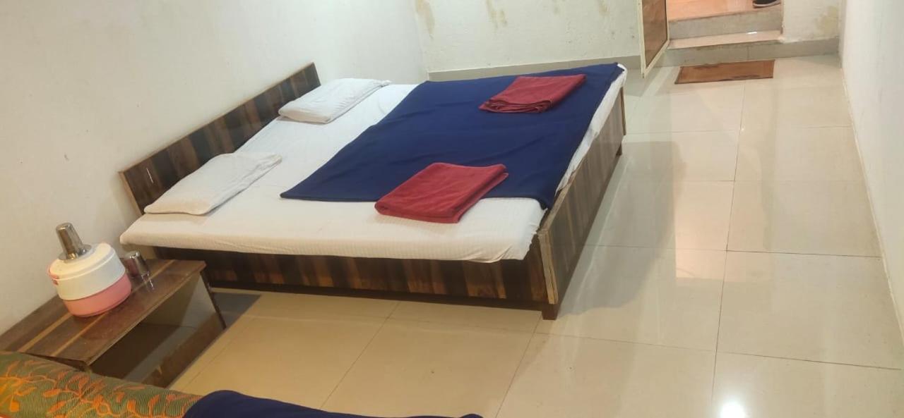 Hilltone Veg Non Veg Matheran Hotel Exterior photo