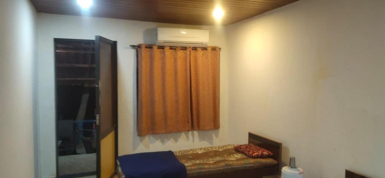 Hilltone Veg Non Veg Matheran Hotel Exterior photo